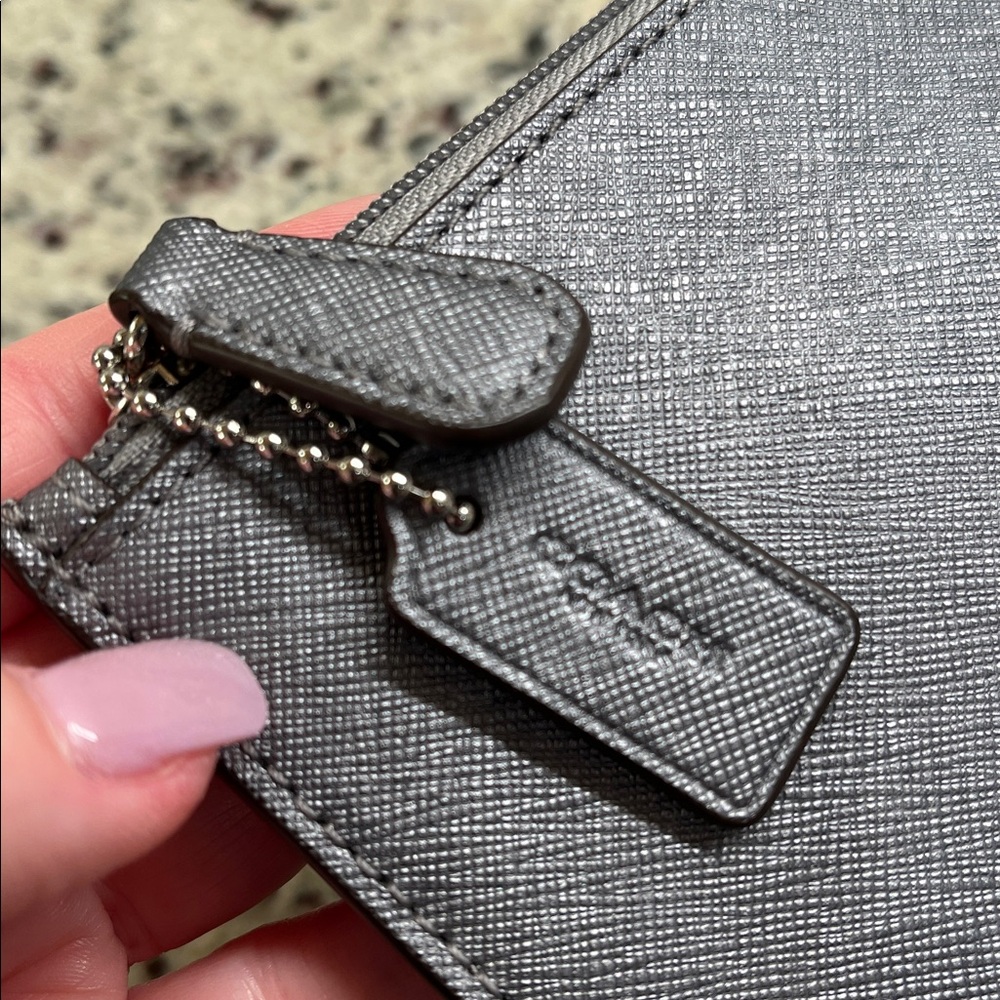 Coach White Lion Novelty Large Darcy Clutch NWOT - Picture 7 of 12